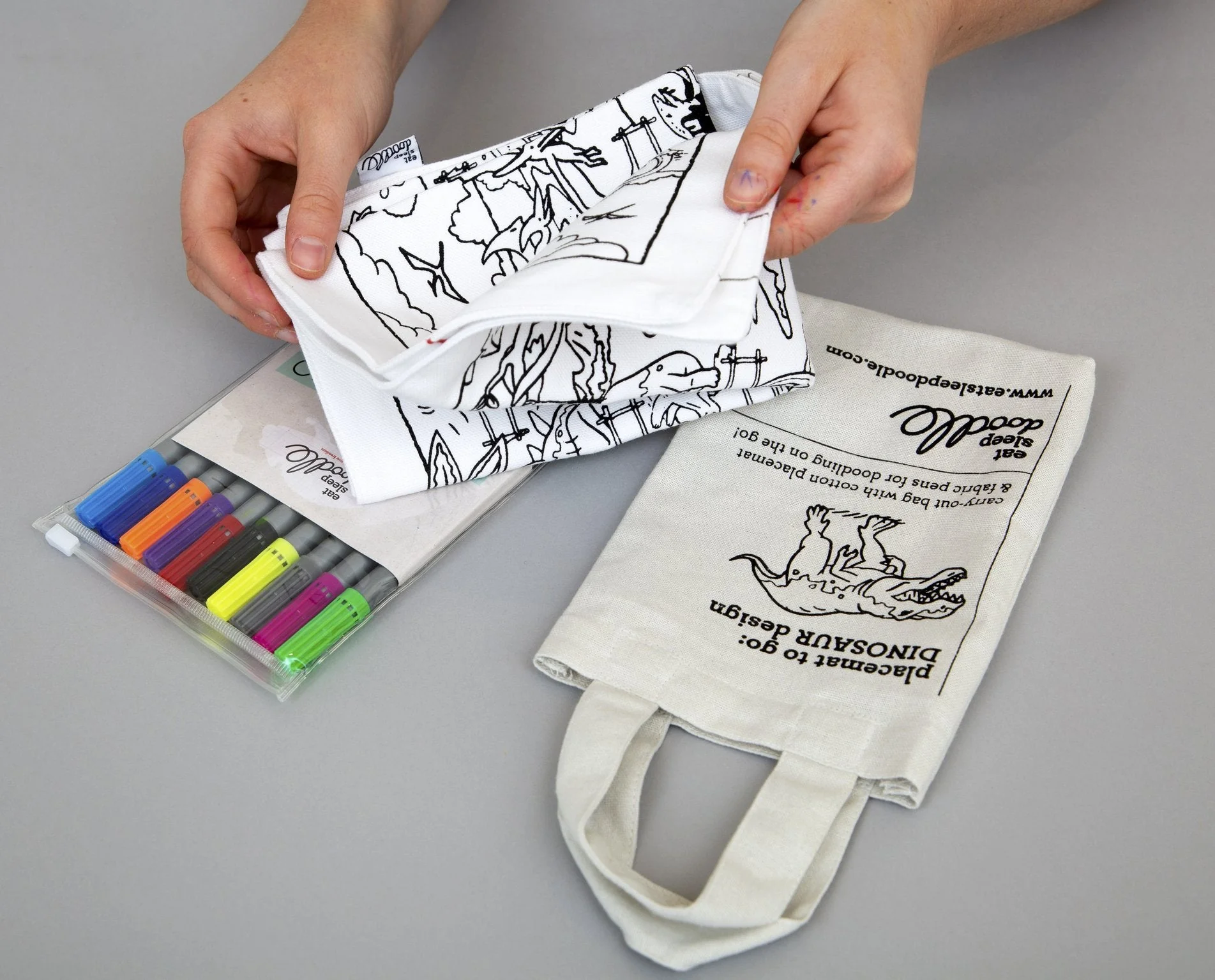Placemat to go DINOSAUR Design (pens included) - Image 5